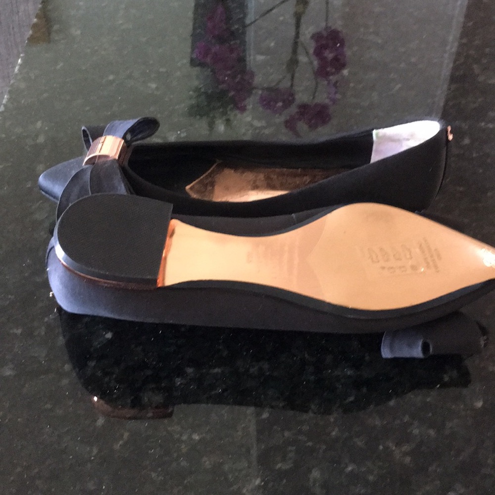 TED BAKER BLACK SHOES WITH BOW. - Picture 3 of 5